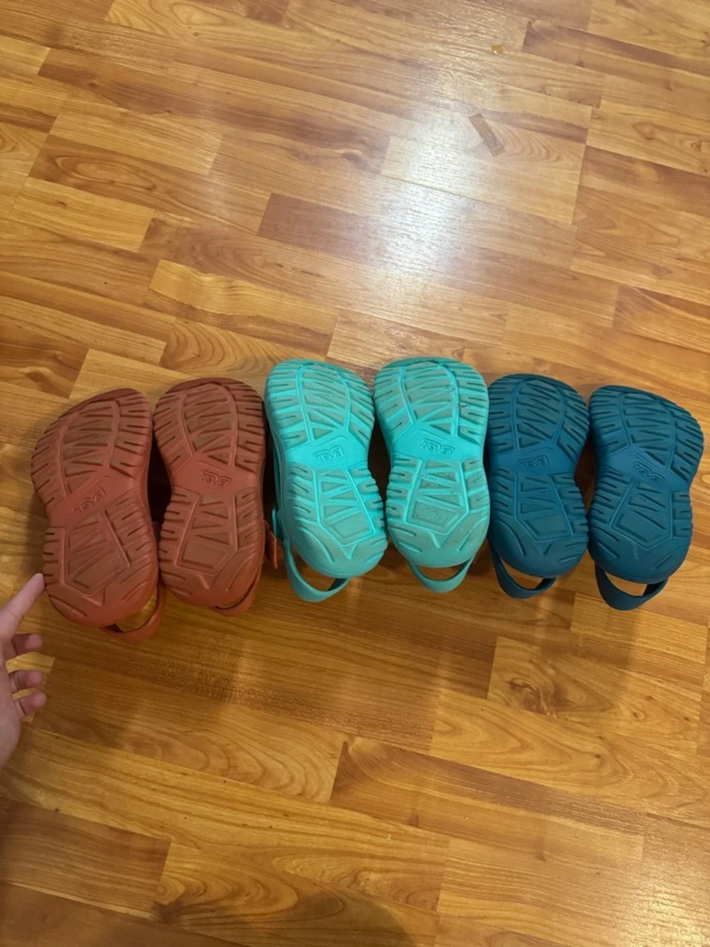 TEVA HURRICANE DRIFT SANDAL EUC WOMEN’S 9 BUNDLE OF 3 PAIR - Picture 3 of 7